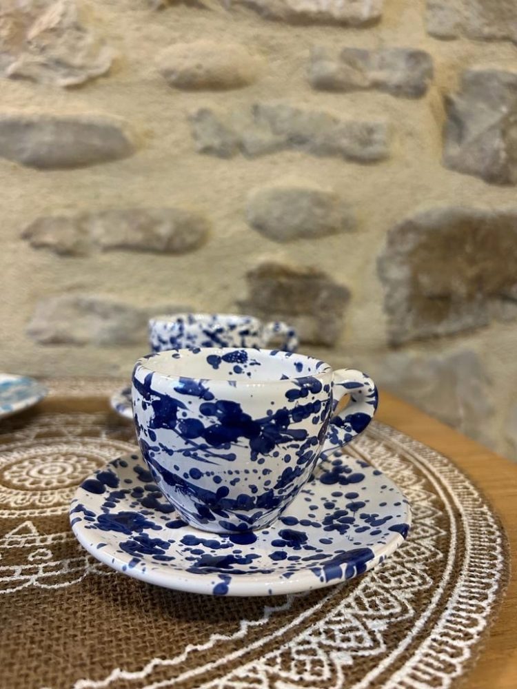 Chope à café avec Chauffe tasse thermostatique Disponible en 2 couleurs  #vaisselle #vaisselleetdecoration #decorationinterieur…